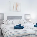 Riverside Triana Apartment